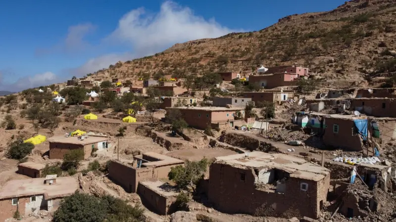 مساعدات الجزائر تُثير الجدل في المغرب.. والسلطات تفتح تحقيقا