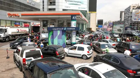 فيديو - لبنان.. محطات وقود تلوح بالإغلاق احتجاجا على ارتفاع الأسعار