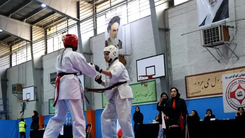 صور - إيرانيات يكسرن المحظور والحواجز الاجتماعية بممارسة هذه الرياضة