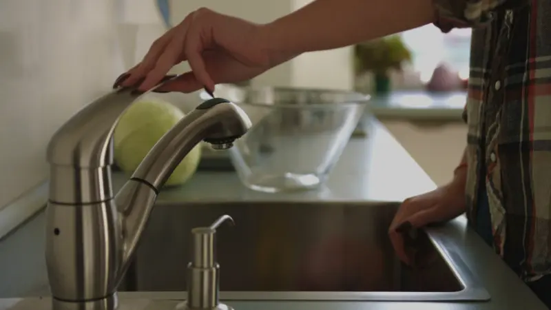 دراسة: المواد الكيميائية في مياه الشرب تزيد معدلات الإصابة بالسرطان