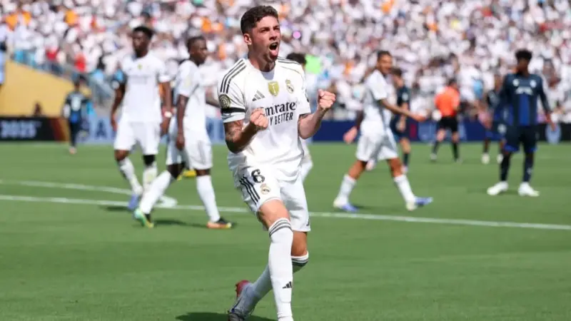 فالفيردي يرد على شائعات خلافه مع ألونسو.. هل رفض اللعب مع ريال مدريد؟