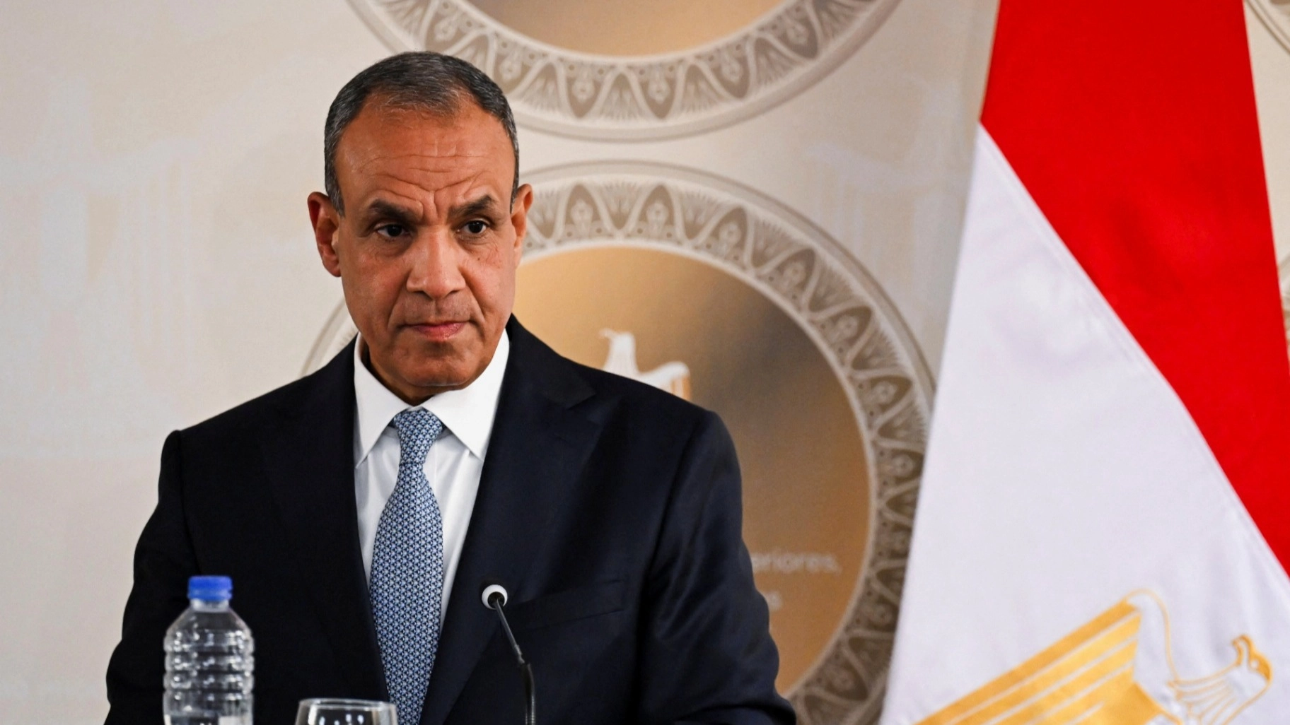 وزير الخارجية المصري: وحدة السودان خط أحمر 