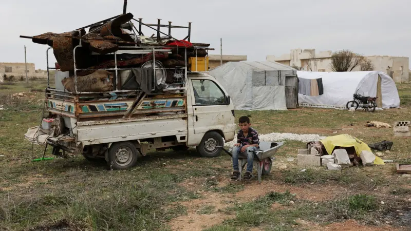 بعد أيام من اختطافه.. مجهولون يلقون بطفل سوري في دير الزور