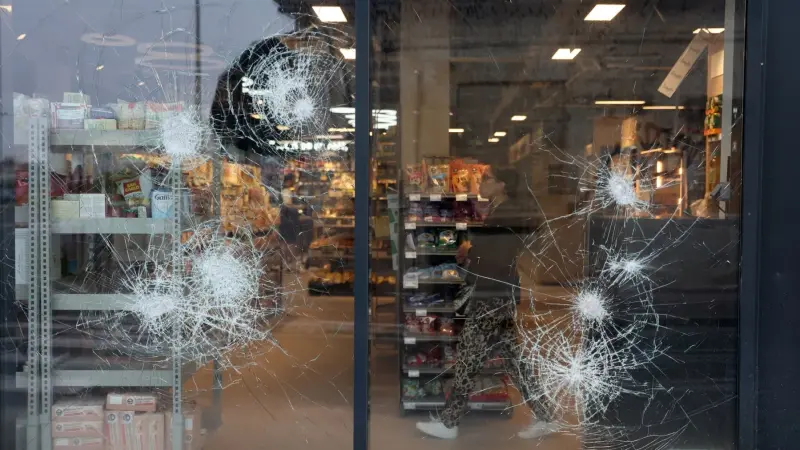 صور - فرنسا تحشد مجددا 45 ألف شرطي للتعامل مع أعمال شغب متوقعة