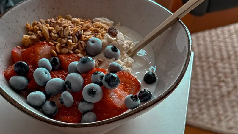 ترند الزبادي الجاف و"الدايت كوك".. هل هو خيار صحي؟