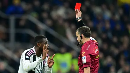 اعتذار رسمي.. جيانلوكا روكي يعترف بالأخطاء التحكيمية في مباراة يوفنتوس والإنتر