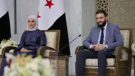 related_news_inside_blogsفيديو - بعيدا عن الرسميات.. ظهور عفوي لأحمد الشرع وزوجته في مطعم سوري