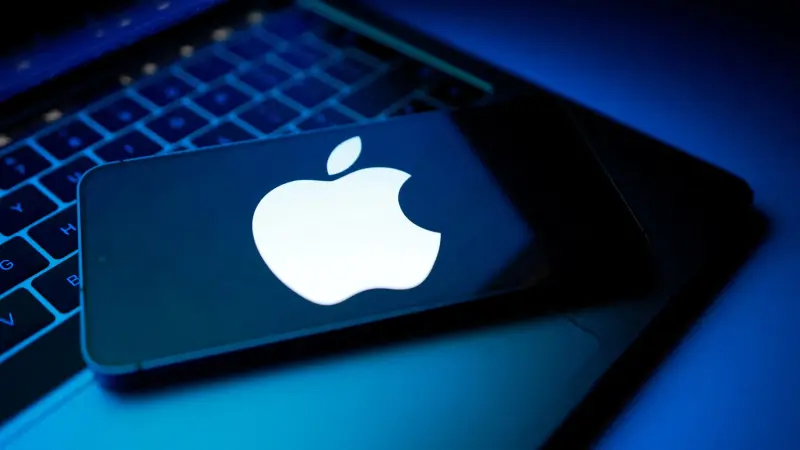 إيرادات وأرباح "آبل" تفوق التوقعات بفضل مبيعات "آيفون" و"ماك"