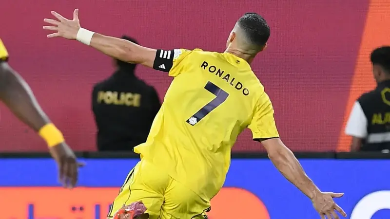 كريستيانو رونالدو مع بيرس مورغان.. عن الاعتزال والفوز بالمونديال وموعد زواجه من جورجينا