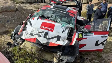 related_news_inside_blogsفيديو - مشهد صادم برالي قرطبة.. سيارة تنقلب بعنف وتقتحم الجمهور