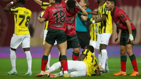 related_news_inside_blogsتفاصيل إصابة محمد دومبيا ومدة غيابه.. مشهد مؤلم يثير قلب جماهير الاتحاد