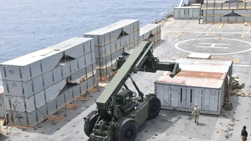 نائب أميركي يطالب إدارة بايدن بإغلاق رصيف غزة