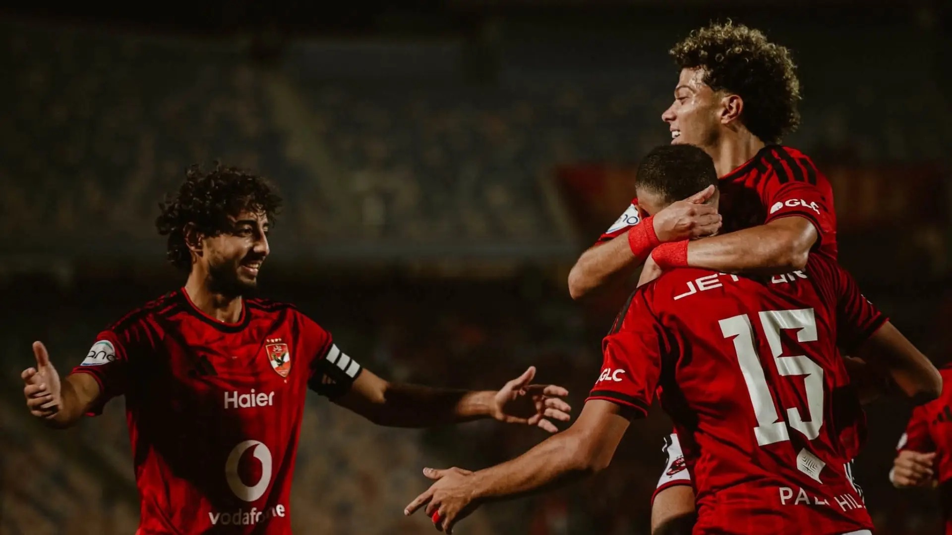 مباراة الأهلي والقناة في الدوري المصري (فيسبوك) مباراة الأهلي والقناة في الدوري المصري (فيسبوك)