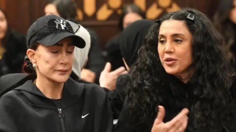 غادة عبد الرازق تنهي الخلاف مع محمد سامي ومي عمر