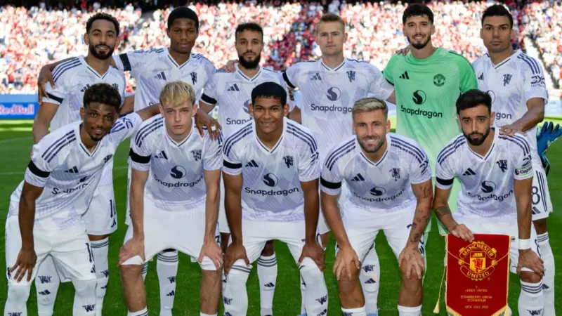 بمشاركة كونيا.. ماذا حدث في أول تجارب مانشستر يونايتد الودية ضد ليدز؟