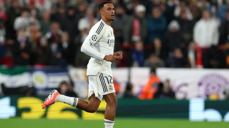 قبل مواجهة جيرونا.. ألونسو يكشف تطورات أرنولد