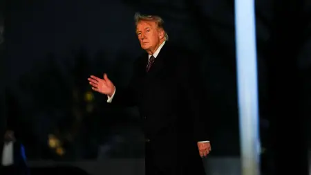 ترامب: دمرنا أسلحة إيران الجوية والبحرية بالكامل