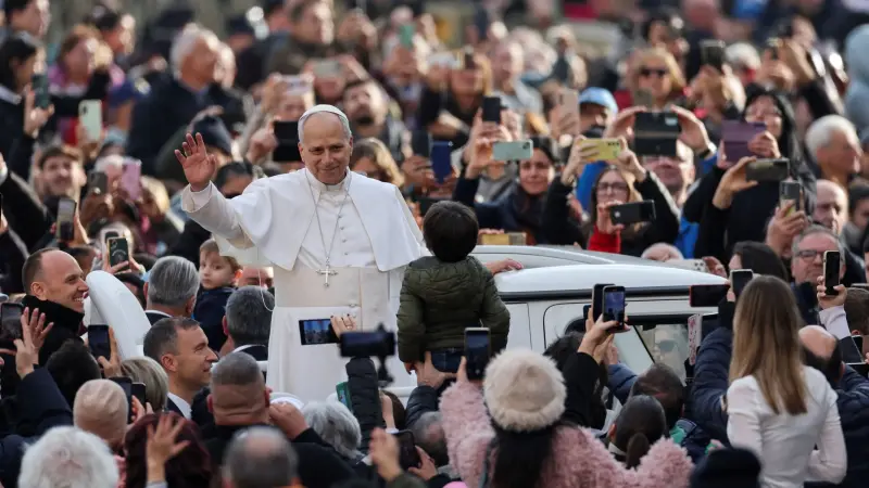 البابا ليو الـ14 يدعو لوقف القتال عالميا في عيد الميلاد