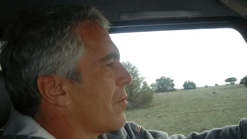 تسريبات تكشف جانبًا جديدًا من اهتمامات إبستين الاستثمارية