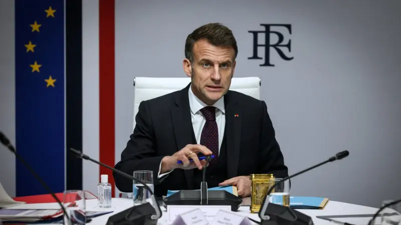 ماكرون: السلام يتطلب عدم امتلاك إيران للسلاح النووي