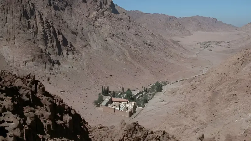 مصر تُعيد فتح وديان سانت كاترين أمام السياح بعد توقف 10 سنوات