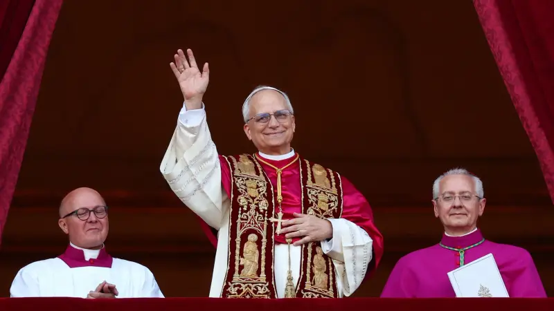 فيديو - من هو بابا الفاتيكان الجديد ليو الرابع عشر؟