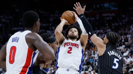 related_news_inside_blogsثاندر يضرب بقوة وبيستونز يرد الاعتبار في الأدوار الإقصائية