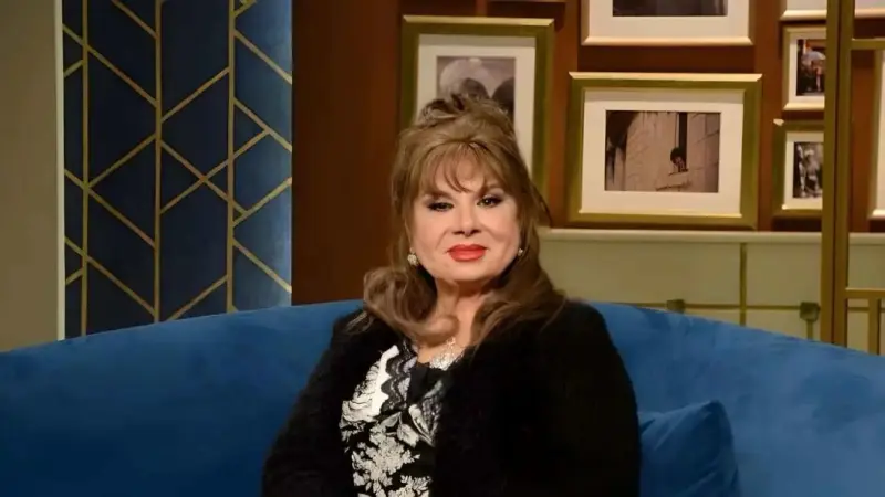فيديو حادث فادية عبد الغني.. تفاصيل مشاجرتها مع مواطن بعد حادث سيارة