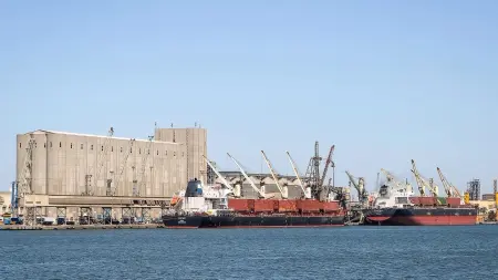 لماذا لم يعلن أي طرف مسؤوليته عن استهداف ميناء دمياط حتى الآن؟