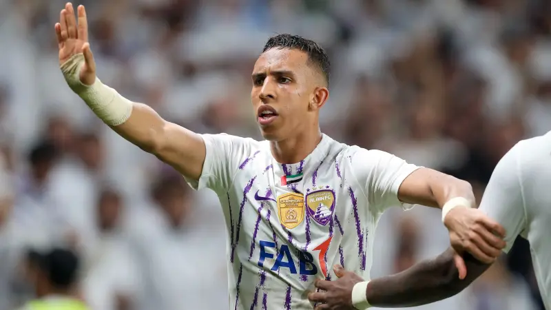 الدوري الإماراتي - سفيان رحيمي يتوج بجائزة أفضل لاعب في موسم 2025-2026