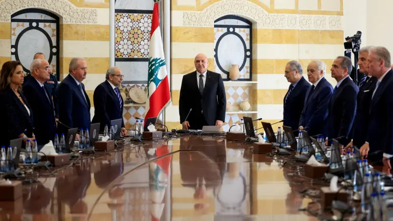 الحكومة اللبنانية تقر اتفاقا مع ستارلينك للإنترنت الفضائي