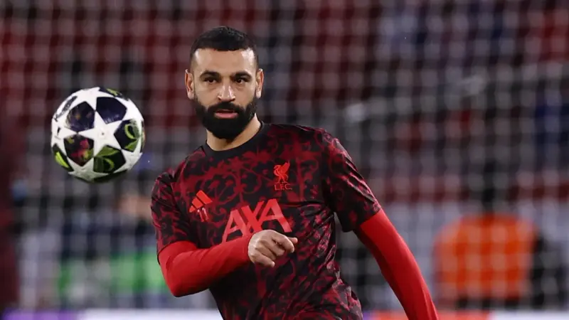 سلوت يكشف سبب عدم مشاركة محمد صلاح أمام باريس سان جيرمان