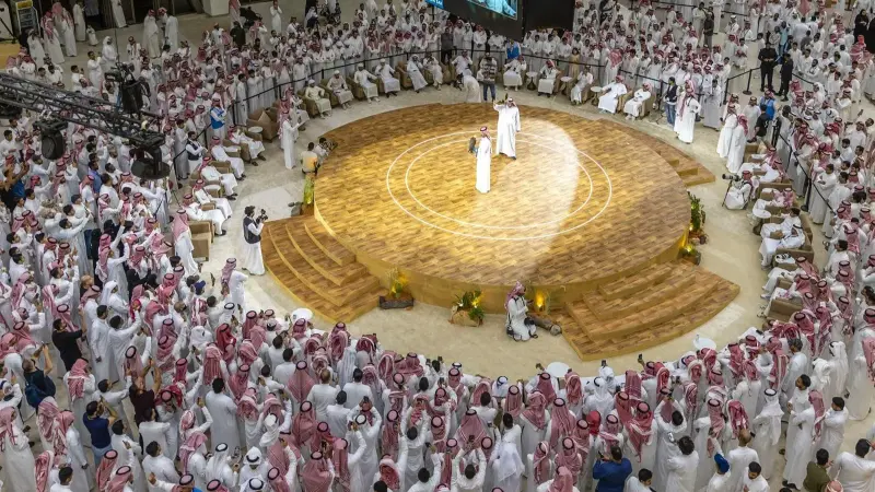 بمبلغ خيالي.. بيع صقر منغولي في معرض الصقور والصيد السعودي