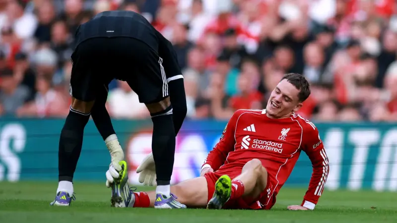 سلوت يطمئن جماهير ليفربول بعد إصابة فيرتز وكوناتي