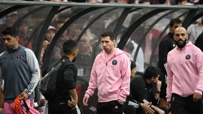 بسبب ميسي.. شركة تعيد أموال التذكار للجمهور في هونغ كونغ