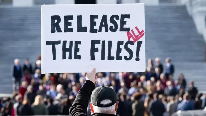 قاضٍ ثالث يقرر رفع السرية عن وثائق تحقيق إبستين