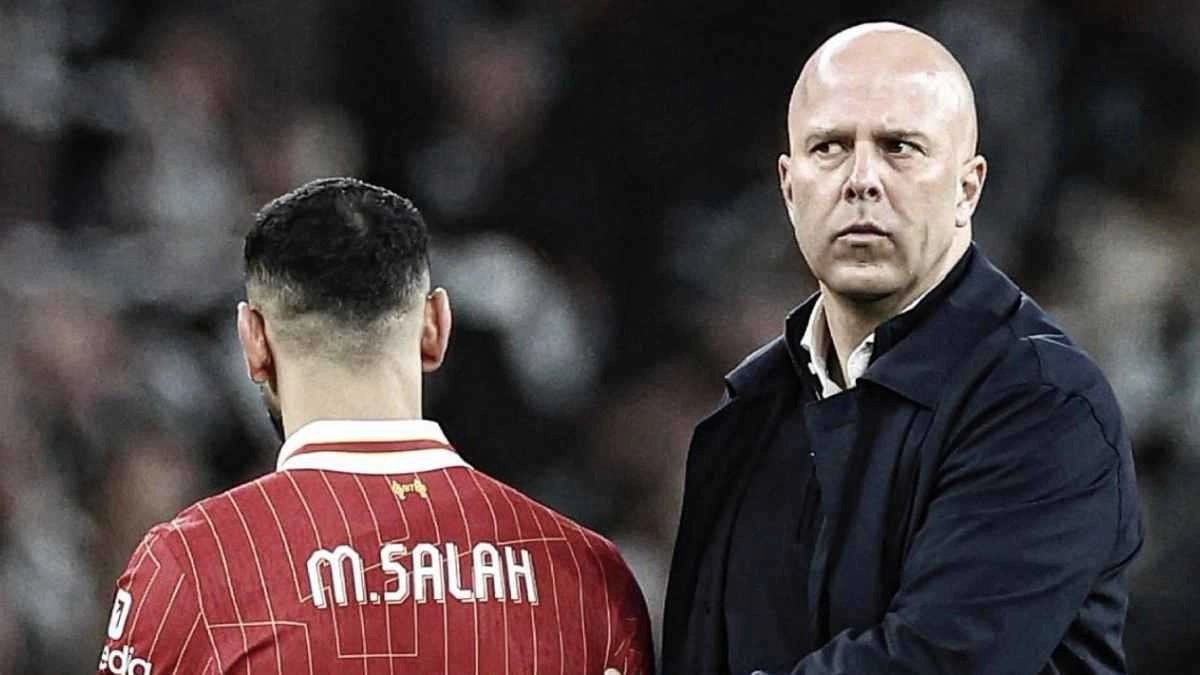 تقارير تكشف موقف سلوت من تصريحات محمد صلاح 