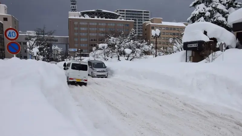 فيديو – حصيلة دامية بسبب الثلوج الكثيفة في اليابان