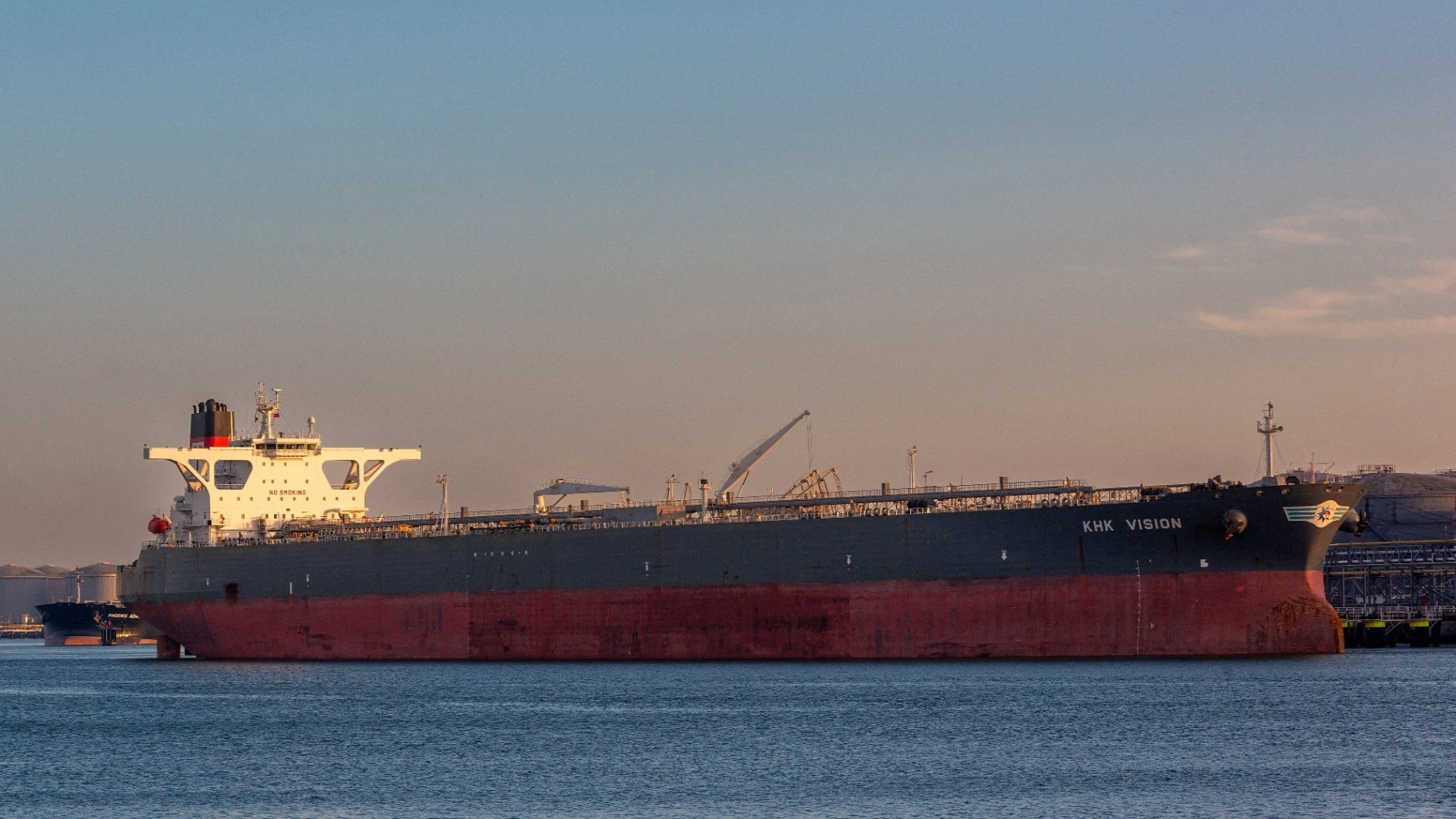 ترامب: لن نتخلى عن النفط المصادر من الناقلتين الفنزويليّتين 