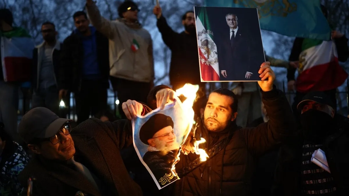 ترامب يستعد.. هل ترغب أميركا في إسقاط النظام الإيراني؟ 