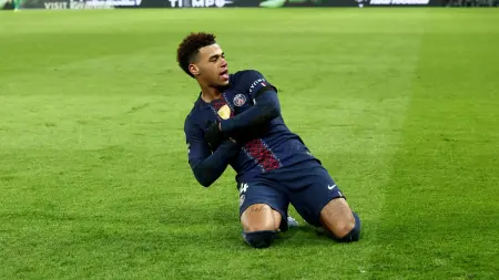 related_news_inside_blogsالدوري الفرنسي - سان جيرمان يواصل الضغط على لانس بعد حسم ديربي باريس