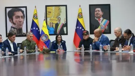 related_news_inside_blogsفيديو - نائبة الرئيس الفنزويلي تؤدي اليمين الدستورية رئيسة للبلاد بالوكالة