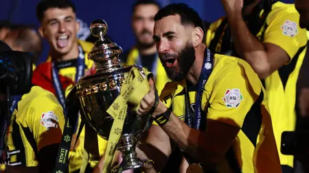 related_news_inside_blogsهل ينقذ الهلال كريم بنزيما من مغادرة الدوري السعودي؟