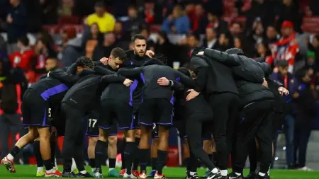 related_news_inside_blogsفليك يجتمع بلاعبي برشلونة لمدة ساعة كاملة لمناقشة إخفاقات الفريق