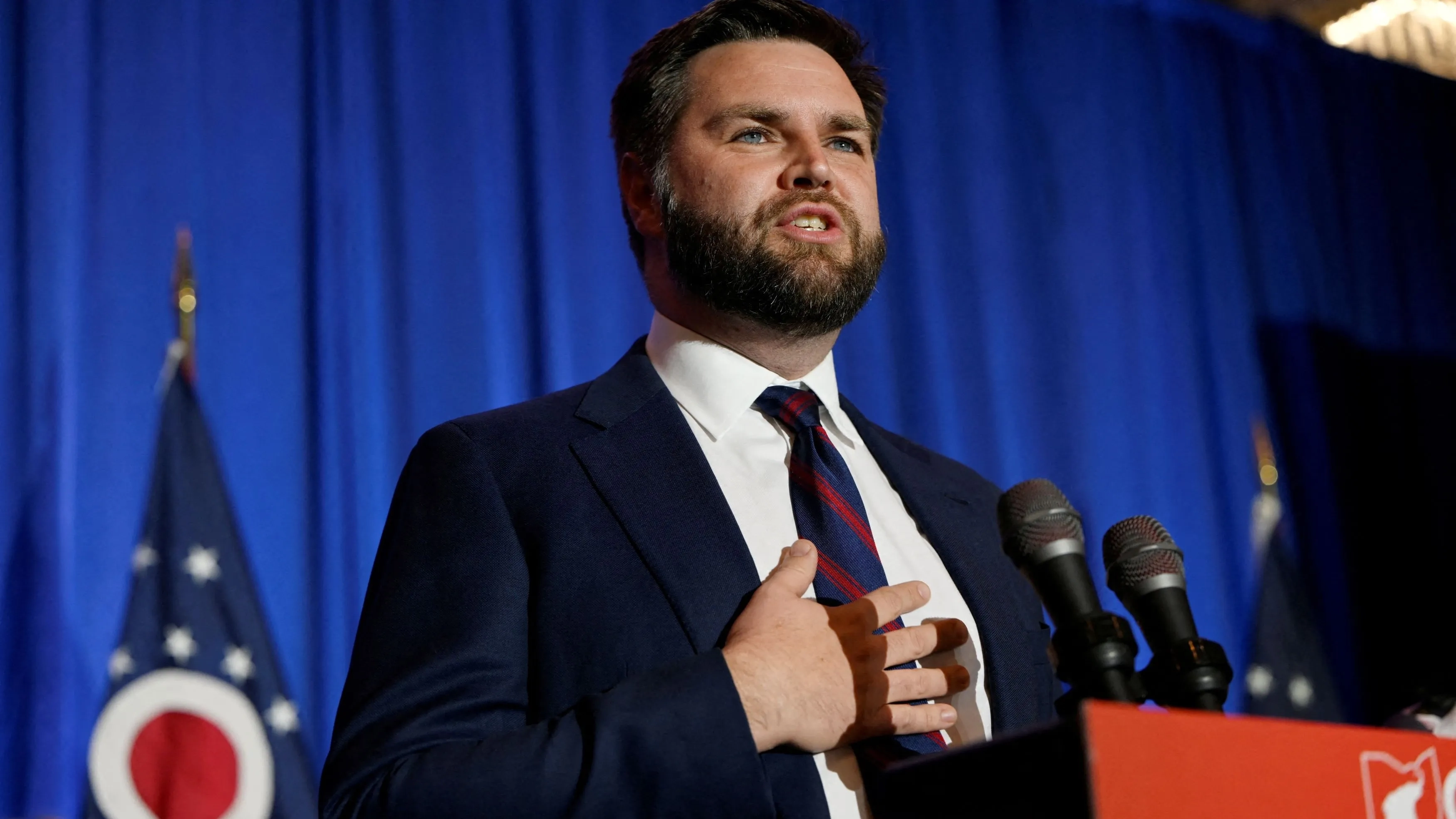 نائب ترامب يشيد بقرار الإمارات تقييد التمويل الدراسي لبريطانيا 