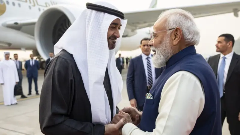 محمد بن زايد يصل الهند.. مودي: الزيارة تجسد أهمية الصداقة المتينة مع الإمارات