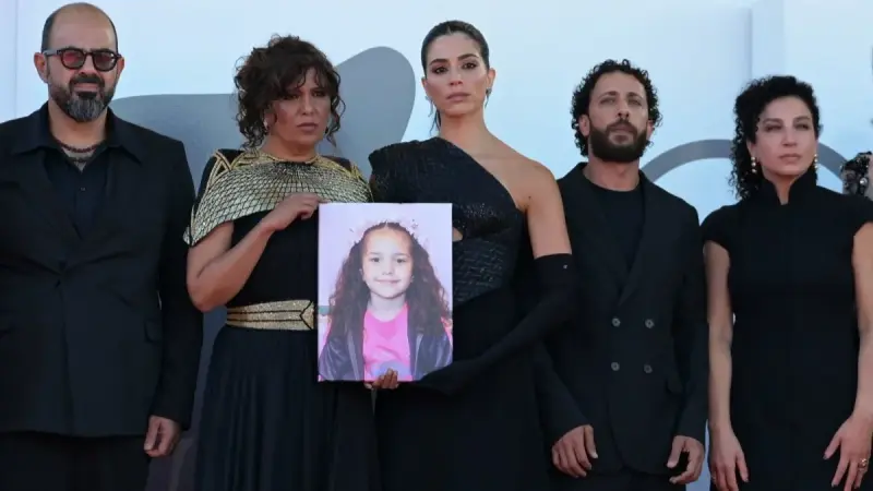 توسّلات الطفلة "هند رجب" تهزّ مهرجان البندقية