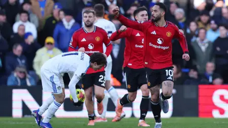 related_news_inside_blogsمانشستر يونايتد يواجه ليدز يونايتد وديا في ملعب محايد.. ما القصة؟