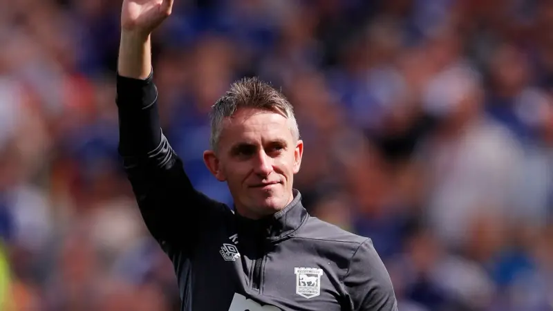 إبسويتش يؤمّن مستقبل مدربه ويُحبط محاولات مانشستر وتشيلسي