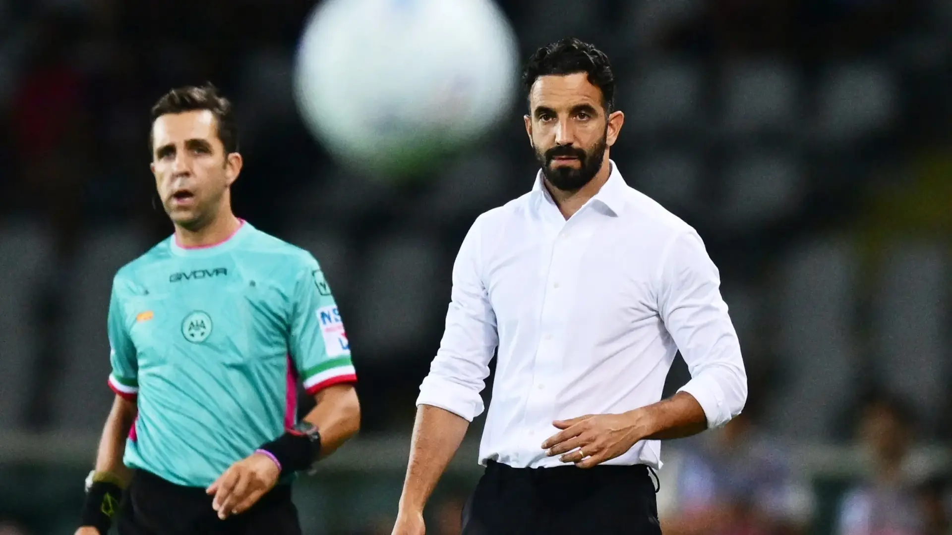 ميلان يواجه فينيزيا في الجولة الأولى من الدوري الإيطالي (رويترز) ميلان يواجه فينيزيا في الجولة الأولى من الدوري الإيطالي (رويترز)